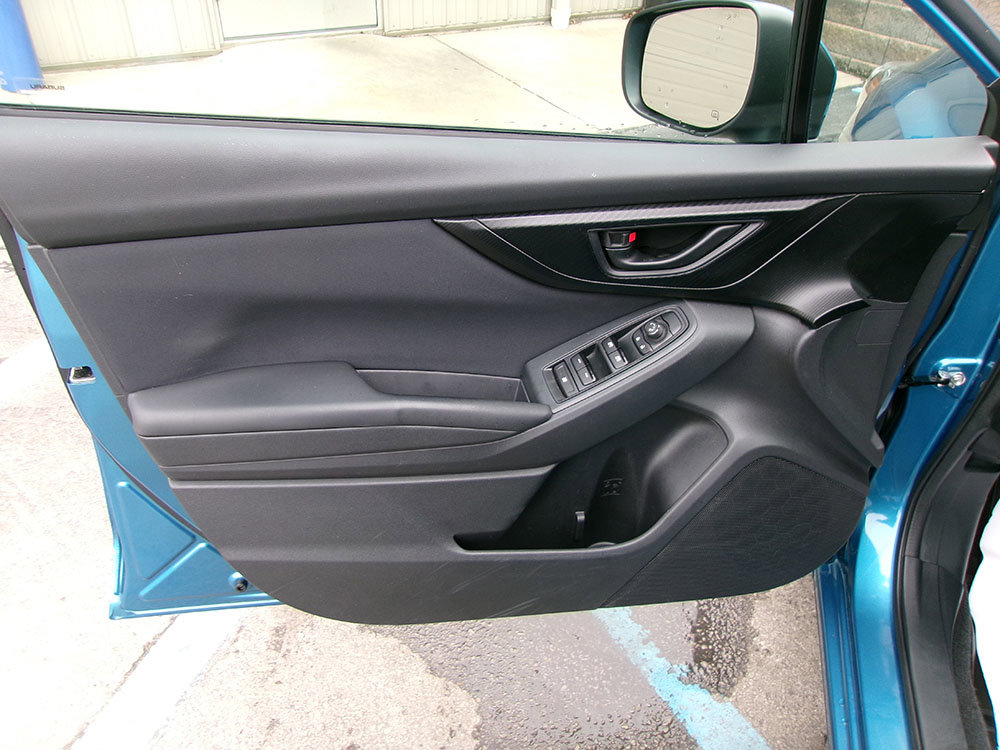 Used 2017 Subaru Impreza 2.0i Premium image 16