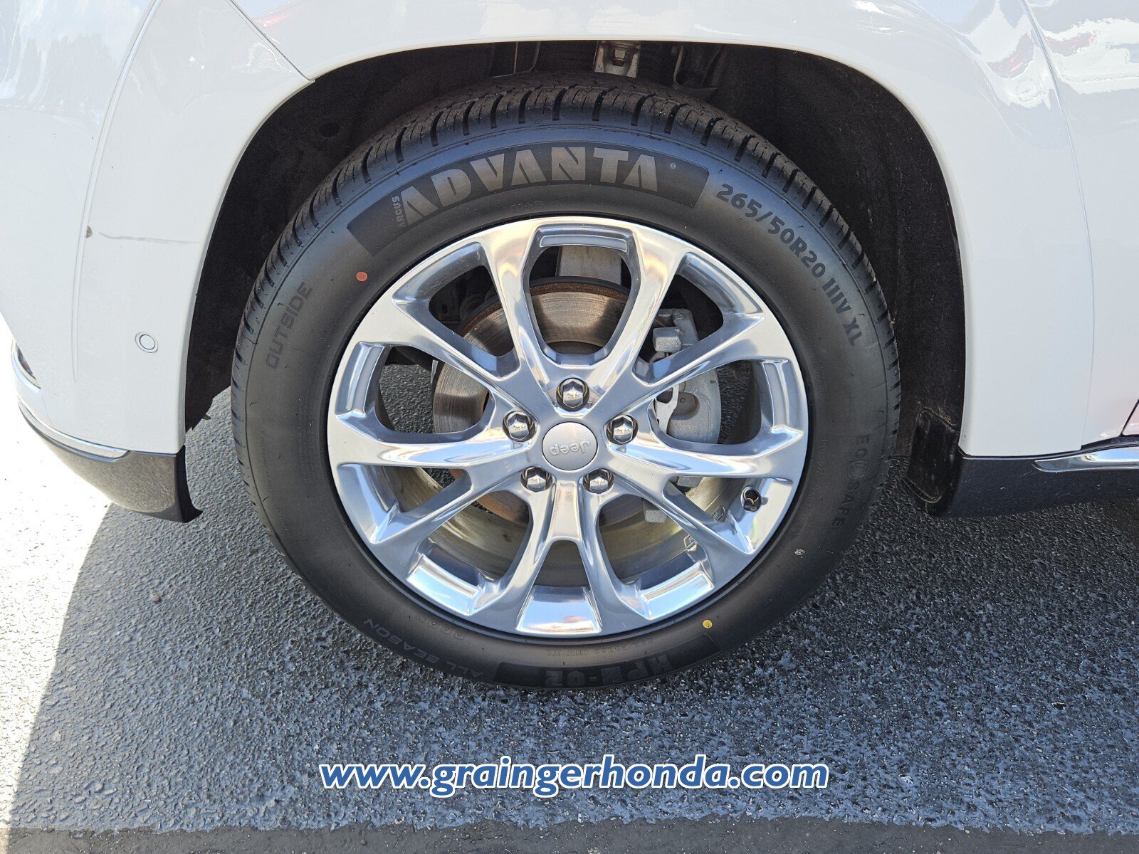 Used 2020 Jeep Grand Cherokee Summit AWD/4WD image 9