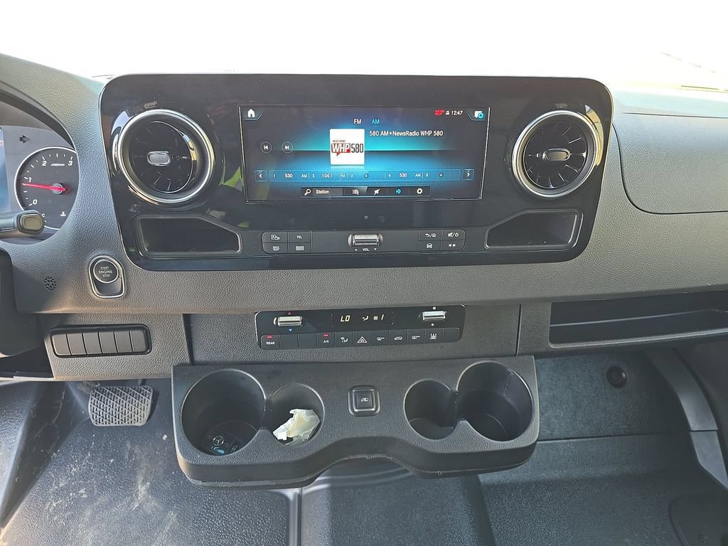 Used 2024 Mercedes-Benz Sprinter 2500 image 11