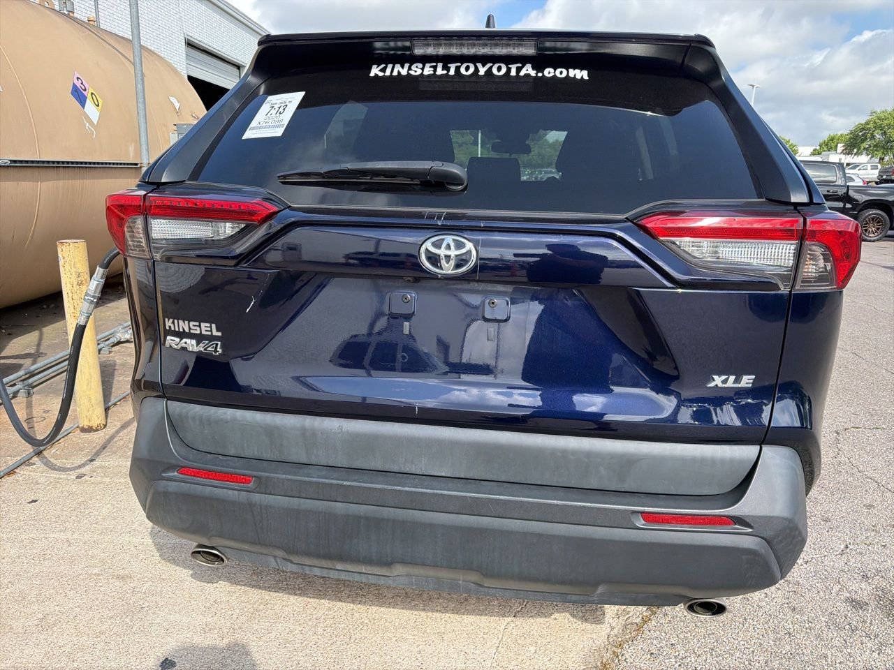 Used 2020 Toyota RAV4 XLE image 7