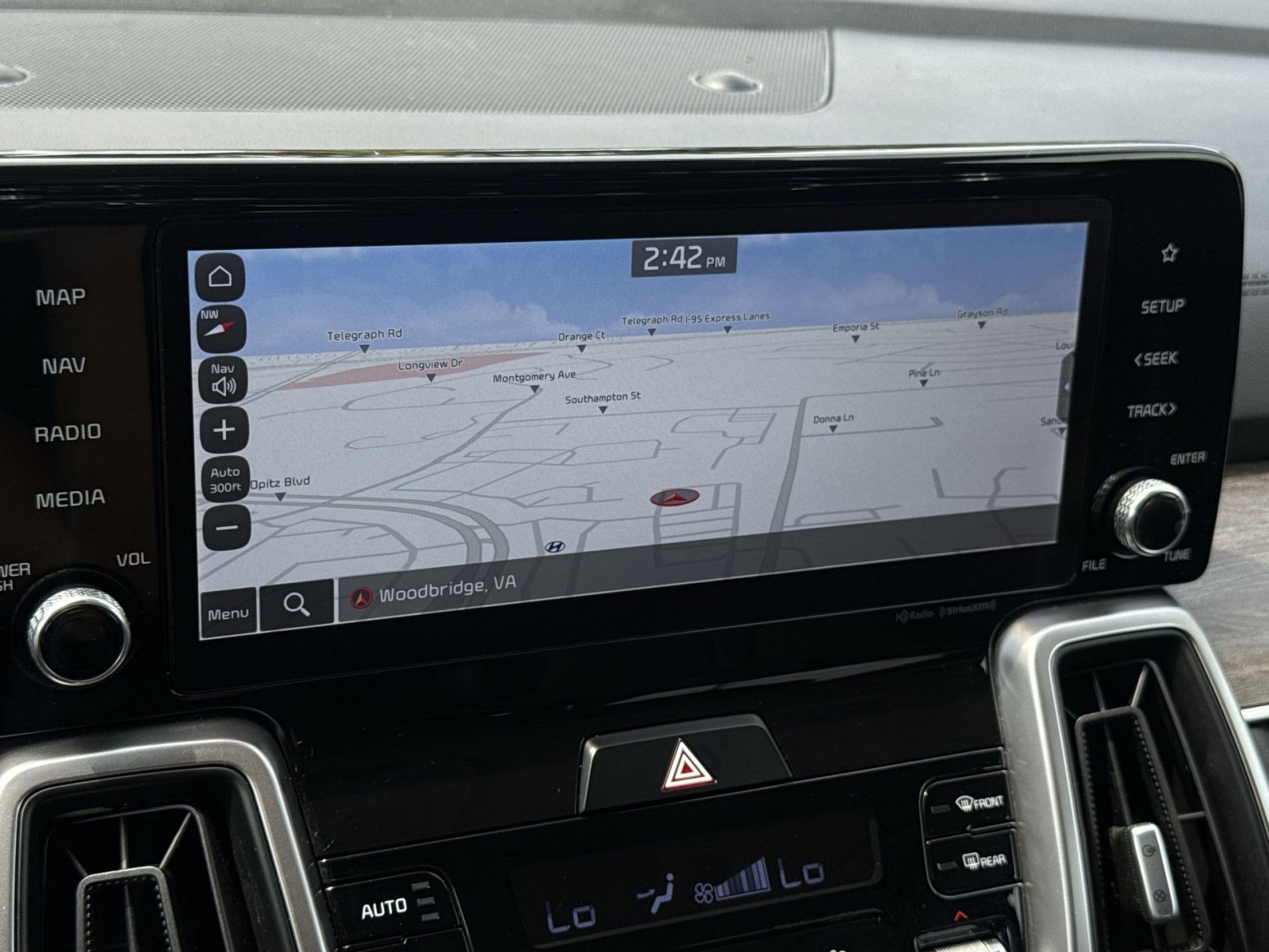 Used 2022 Kia Sorento EX w/ Panoramic Sunroof Package FWD image 18