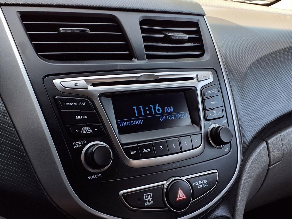 Used 2015 Hyundai Accent GLS image 7