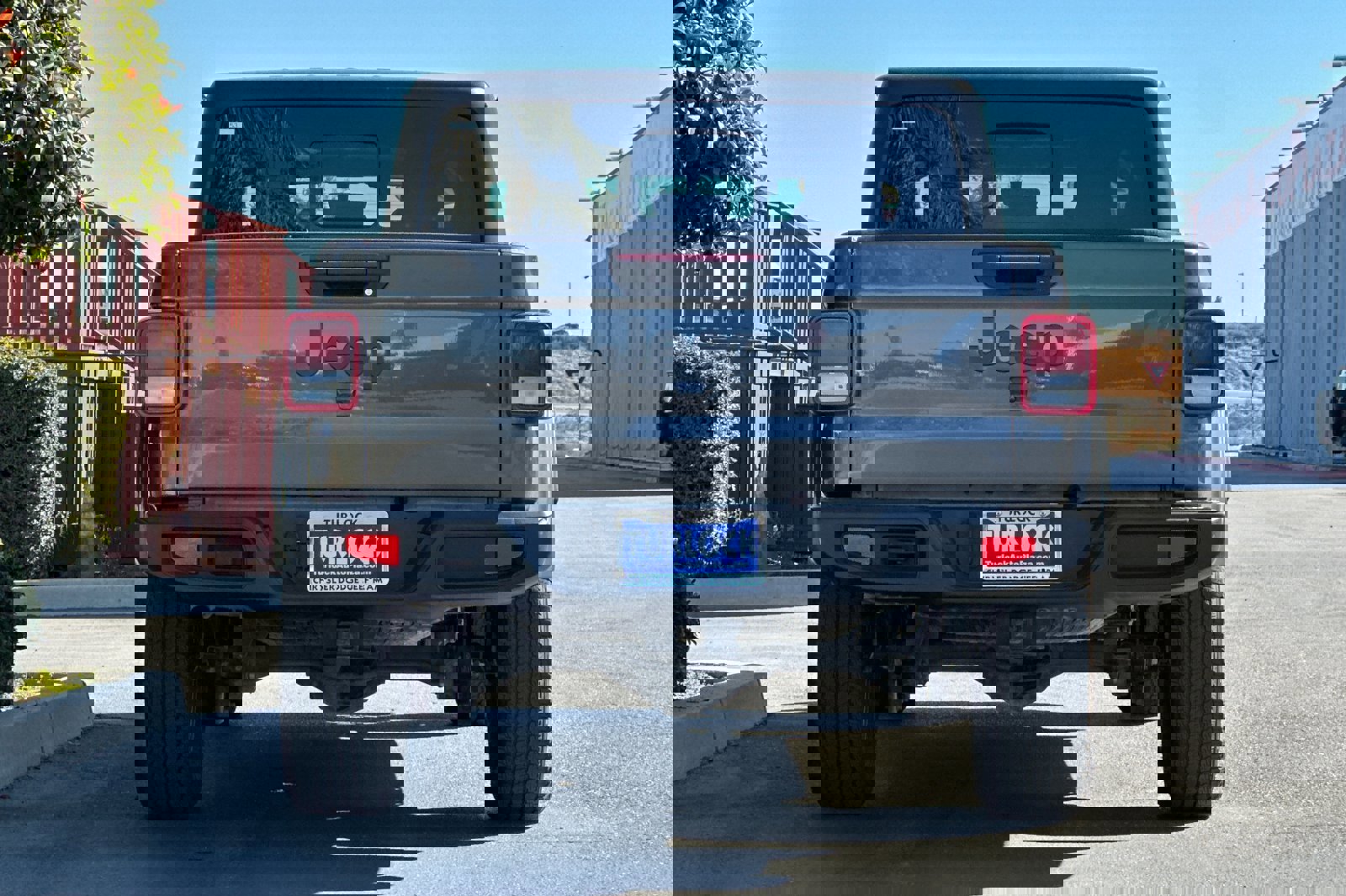 Used 2022 Jeep Gladiator Sport image 5