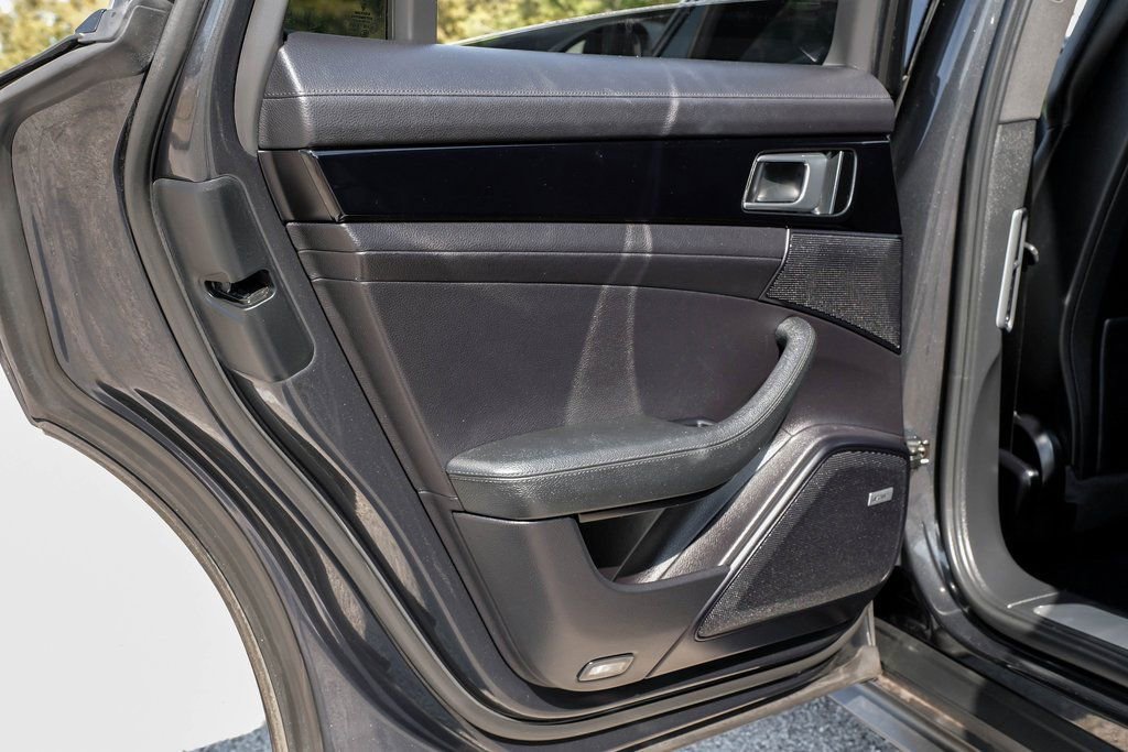 Used 2019 Porsche Panamera 4 image 41