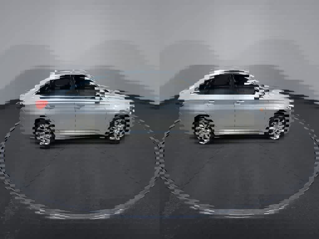 Used 2018 Honda Accord LX image 9