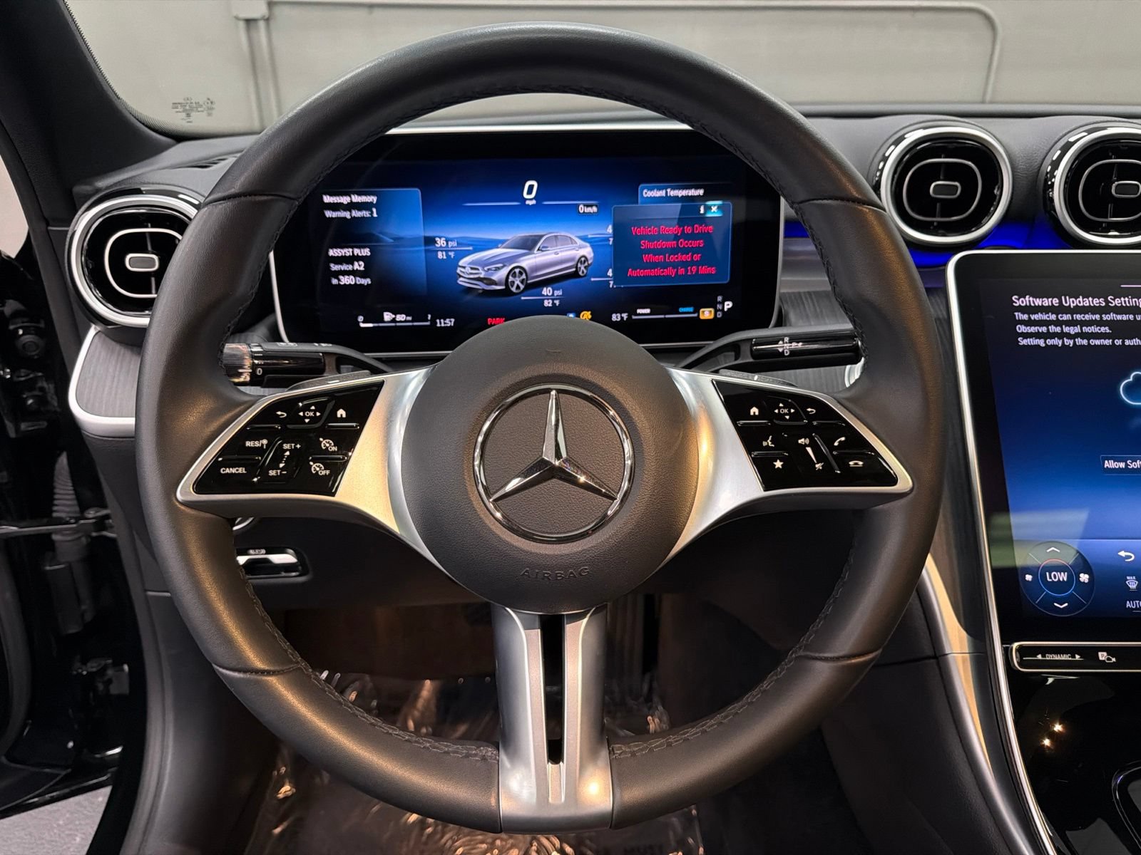 Used 2025 Mercedes-Benz C 300 Sedan image 27