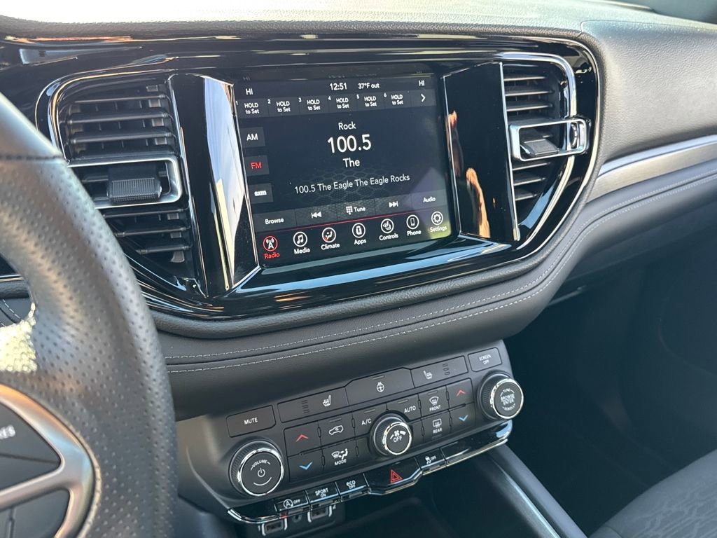 Used 2024 Dodge Durango SXT w/ SXT Blacktop Group image 23