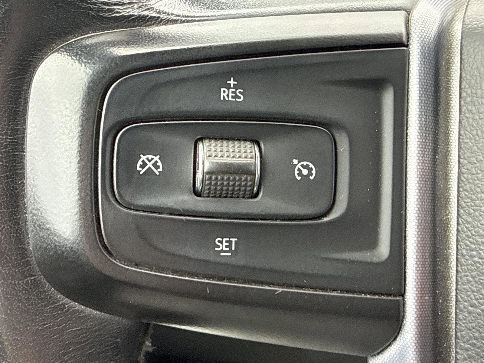 Used 2020 GMC Sierra 1500 SLE w/ Remote Start Package image 17