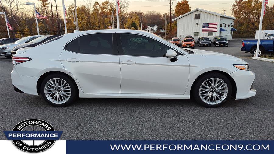 Used 2019 Toyota Camry XLE FWD image 2