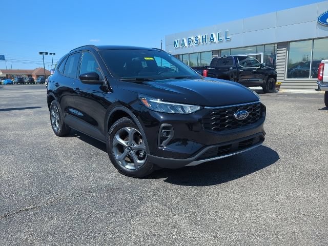 Used 2025 Ford Escape ST-Line Select w/ Tech Pack #1 AWD/4WD image 2