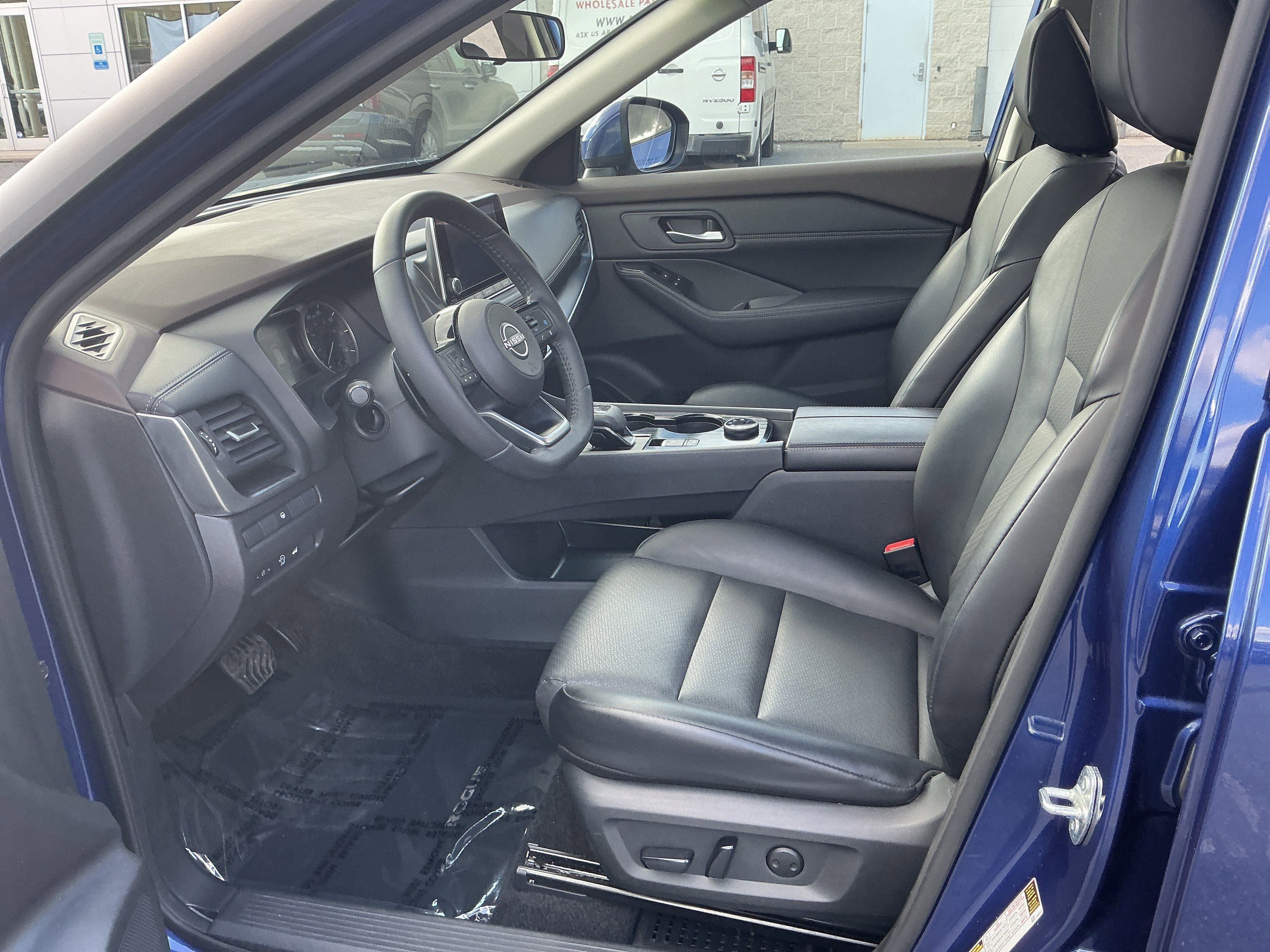 Used 2023 Nissan Rogue SV w/ SV Premium B Package AWD/4WD image 10