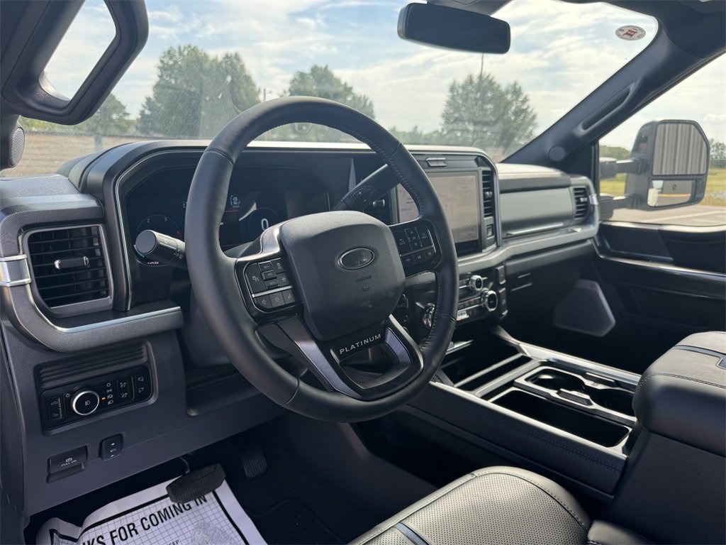 Used 2025 Ford F350 Platinum w/ FX4 Off-Road Package image 13