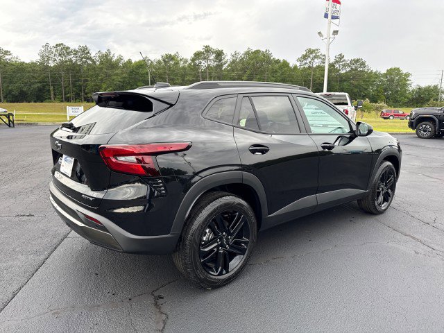 New 2026 Chevrolet Trax ACTIV FWD image 3