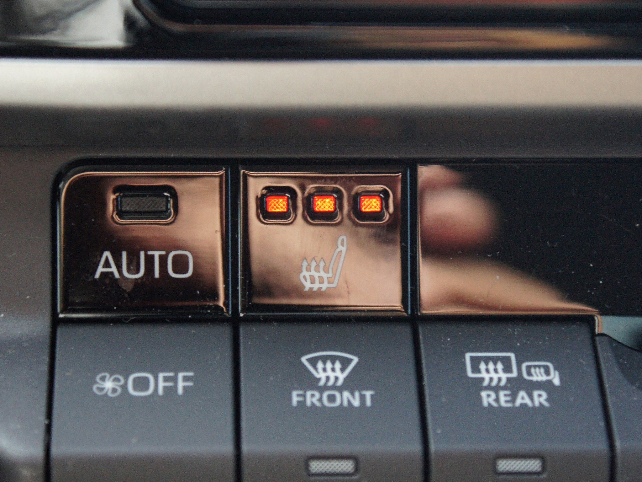 Used 2025 Toyota Camry LE w/ Convenience Package FWD image 7