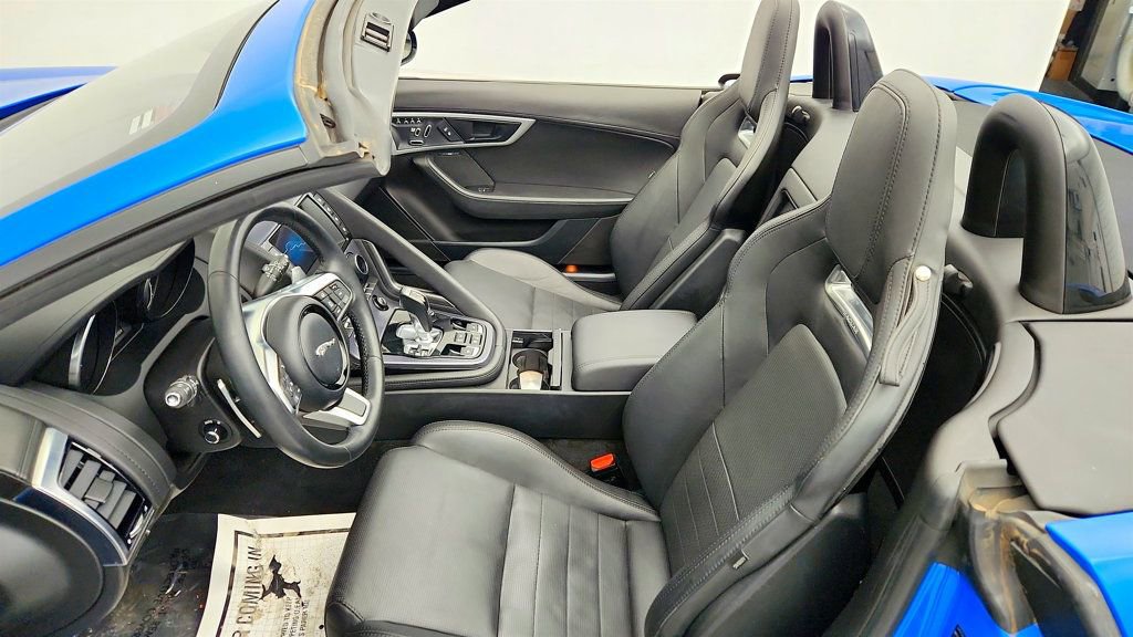 Used 2018 Jaguar F-TYPE R-Dynamic image 21