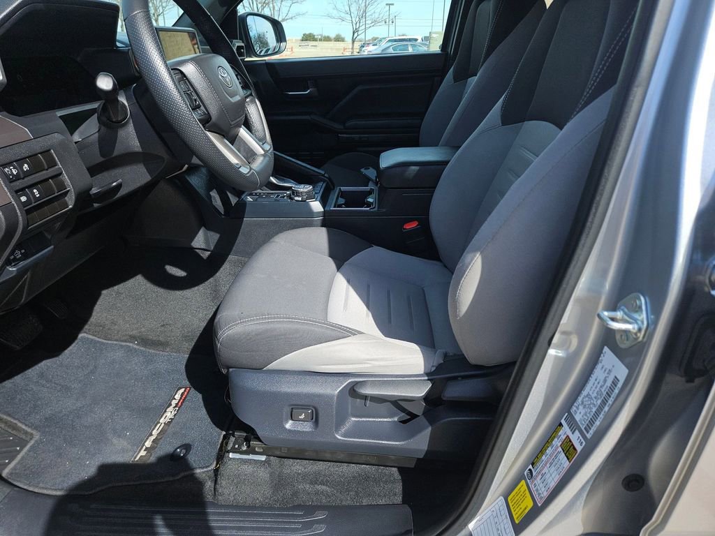 Used 2025 Toyota Tacoma TRD Off-Road image 11