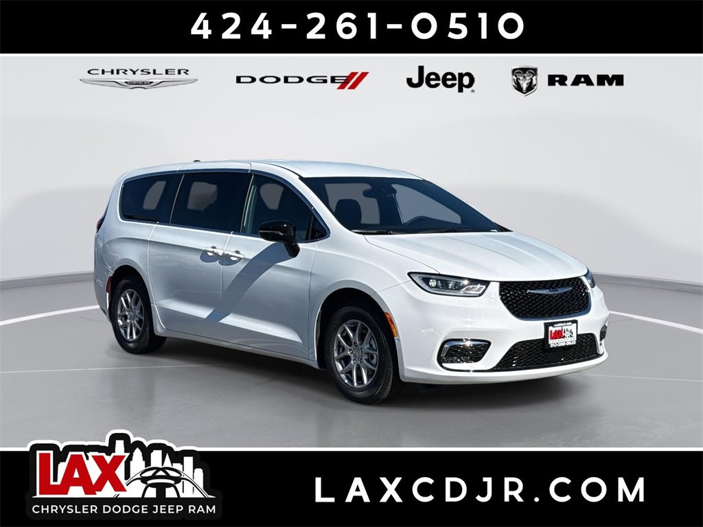 New 2026 Chrysler Pacifica Select