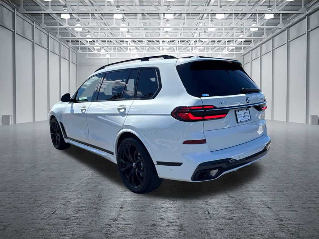 Used 2023 BMW X7 xDrive40i w/ Dynamic Handling Package AWD/4WD image 5