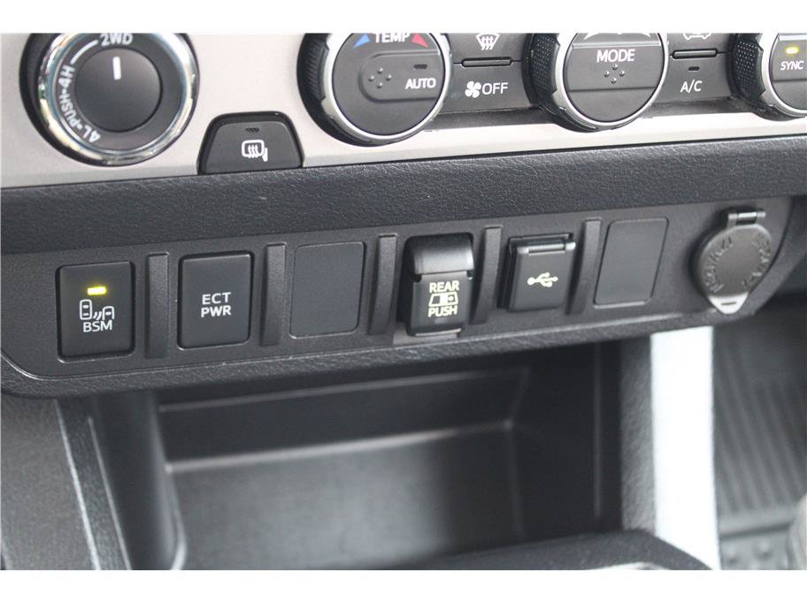 Used 2022 Toyota Tacoma SR5 w/ Technology Package AWD/4WD image 27