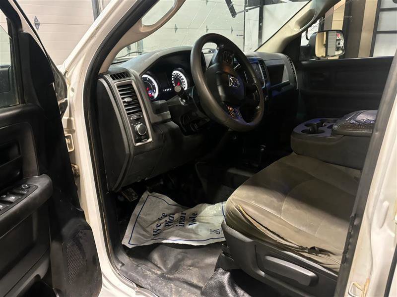 Used 2014 RAM 3500 Tradesman w/ Chrome Appearance Group image 9
