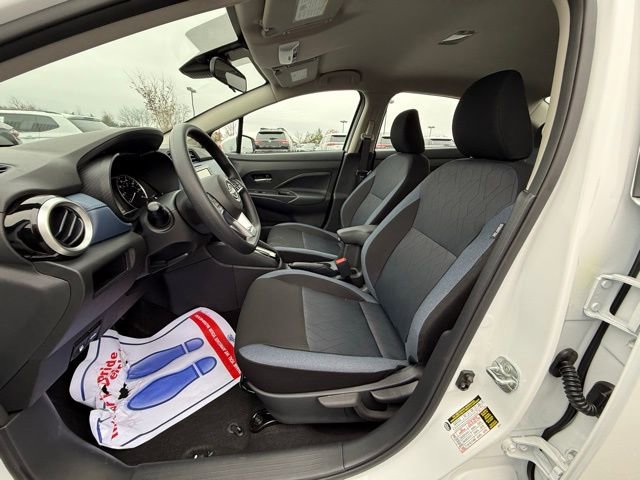 New 2025 Nissan Versa SV w/ Trunk Package FWD image 12