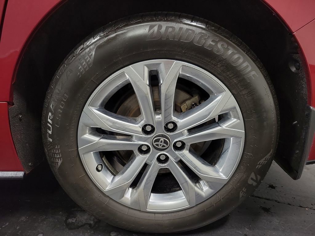 Used 2023 Toyota Sienna XSE w/ XSE Plus Package AWD/4WD image 10