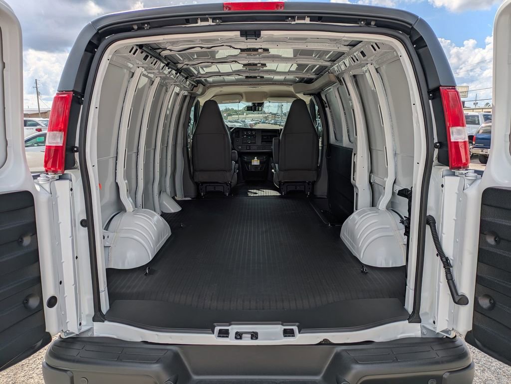 New 2025 Chevrolet Express 2500 w/ Communications Package image 29