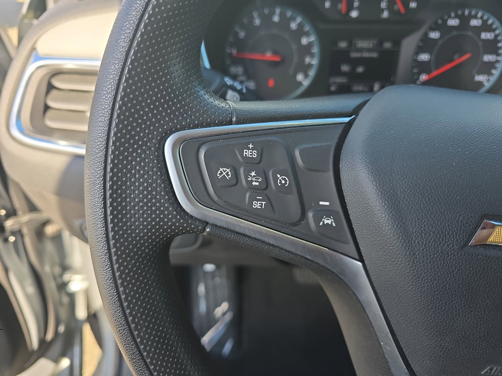 Used 2023 Chevrolet Equinox LS image 22