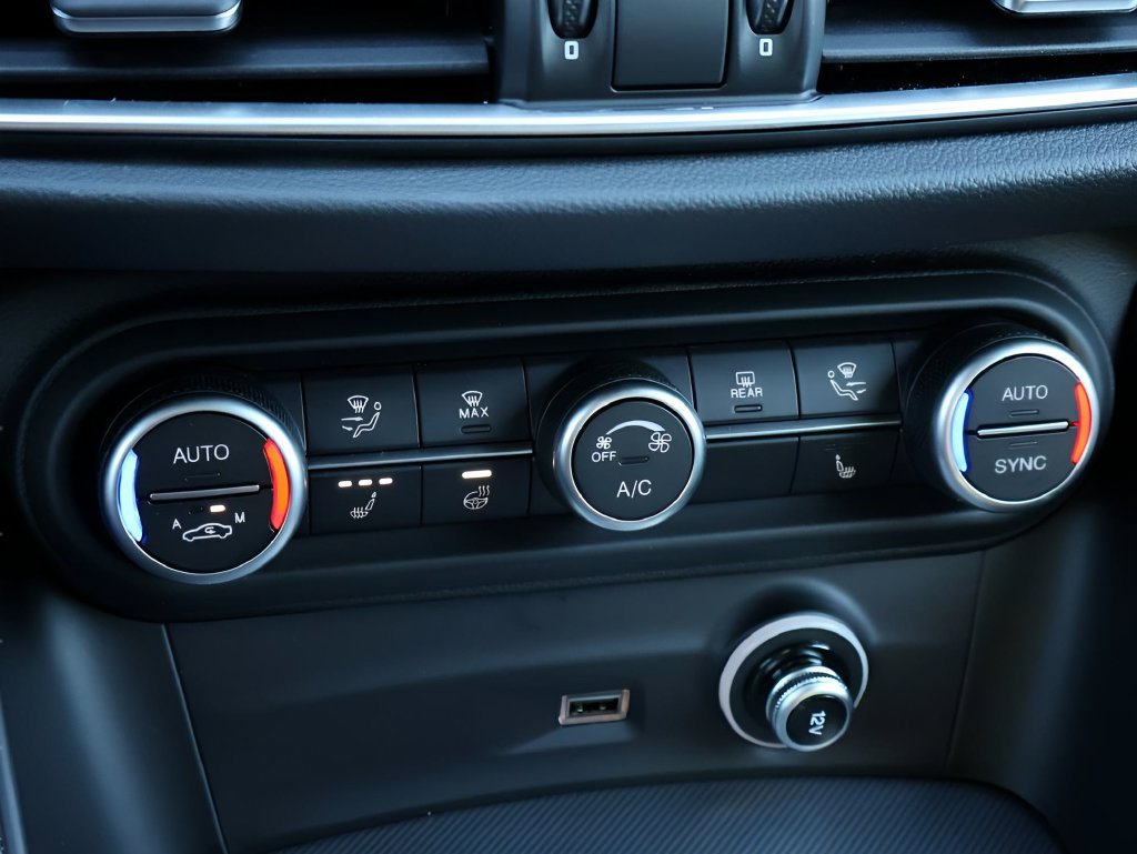 New 2025 Alfa Romeo Stelvio Sprint AWD/4WD image 26
