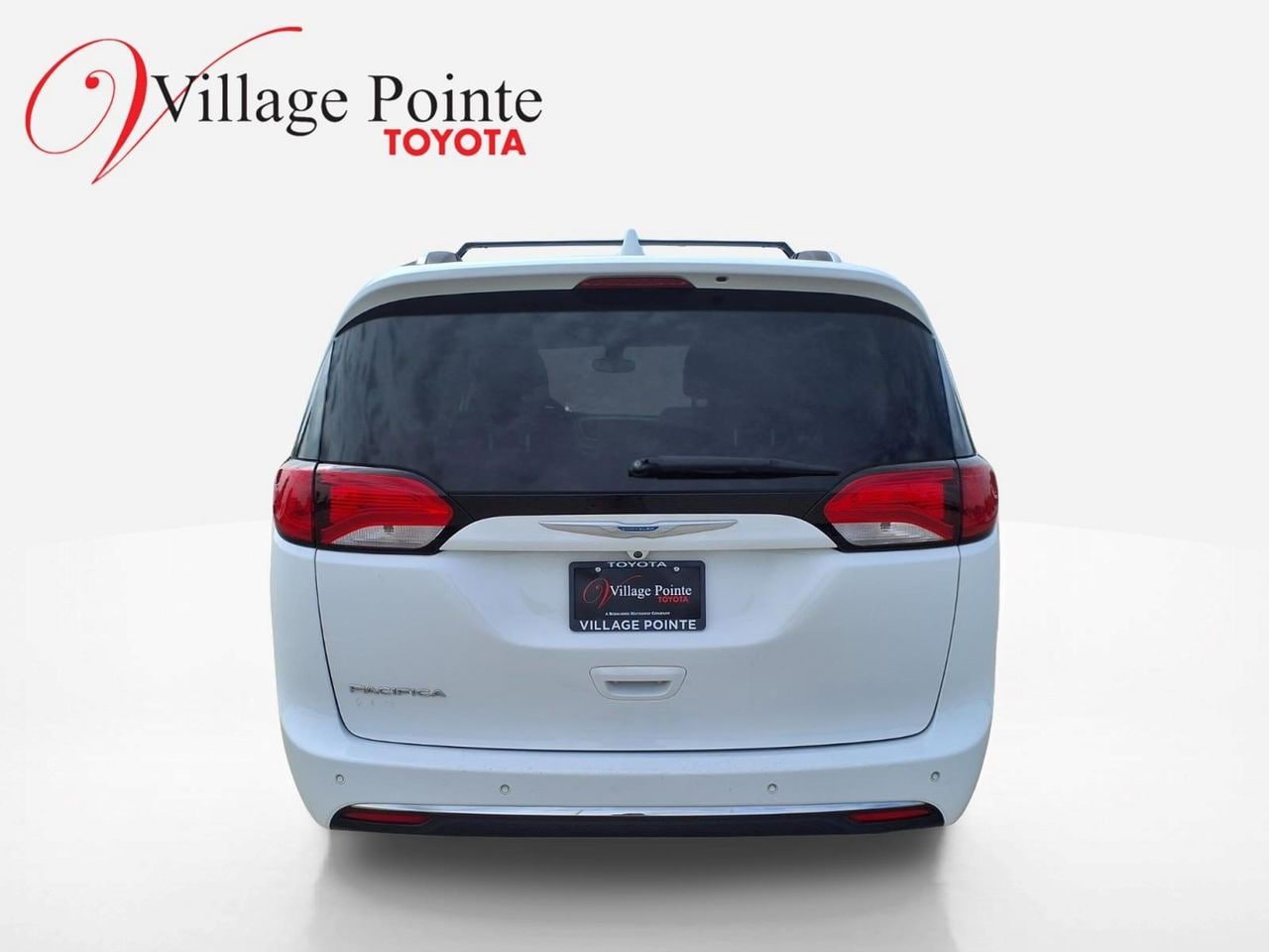 Used 2018 Chrysler Pacifica Touring-L FWD image 4