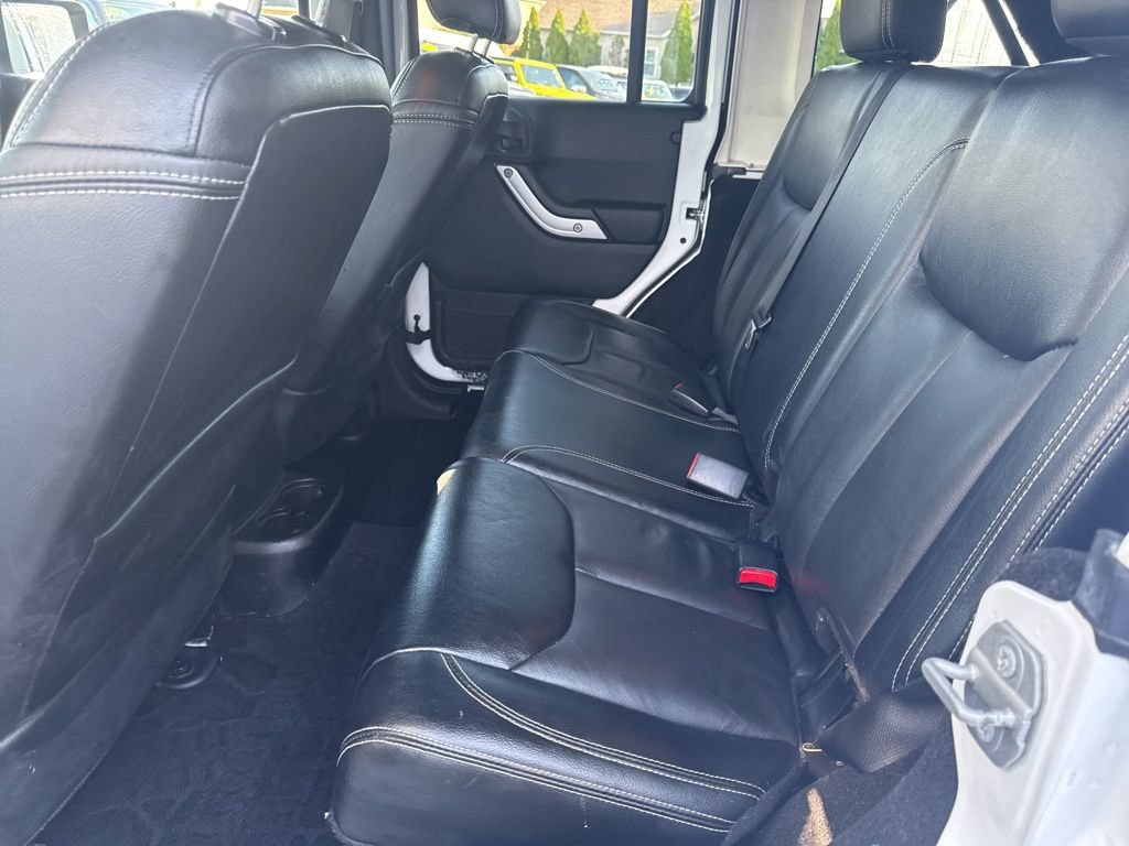 Used 2016 Jeep Wrangler Unlimited Rubicon AWD/4WD image 6