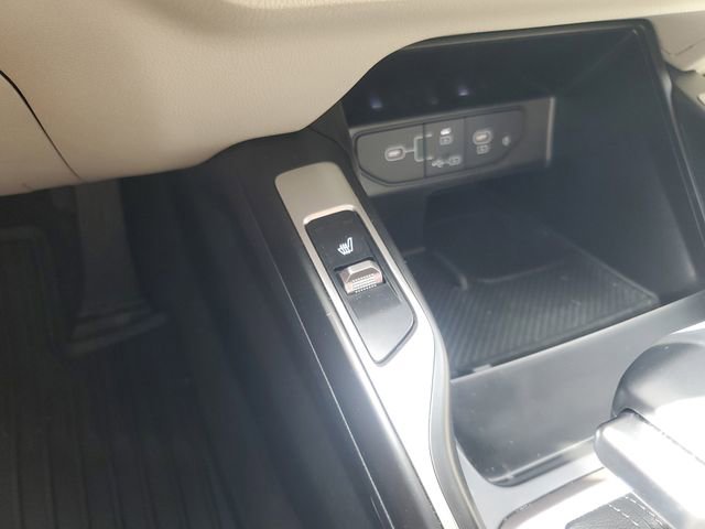 Certified 2025 Kia Sorento S image 24