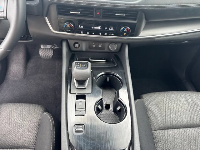 Used 2025 Nissan Rogue SV FWD image 13