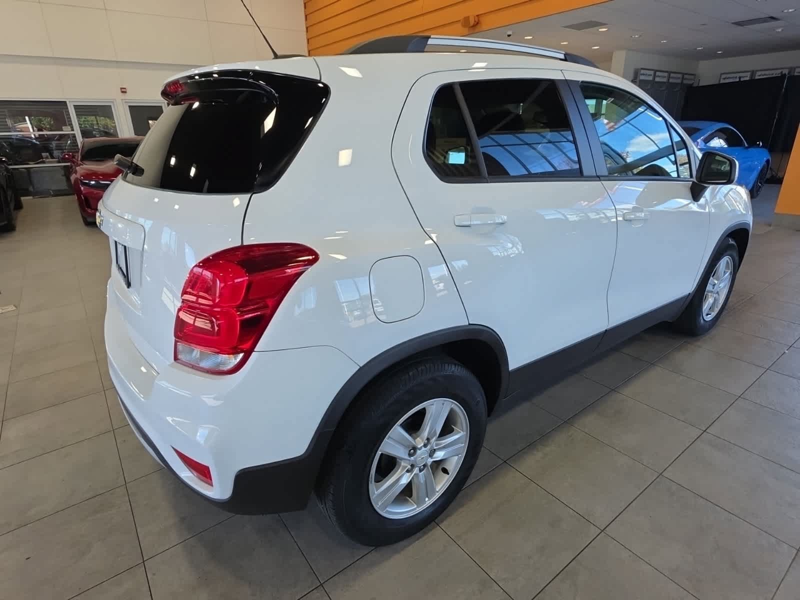 Used 2021 Chevrolet Trax LT FWD image 6