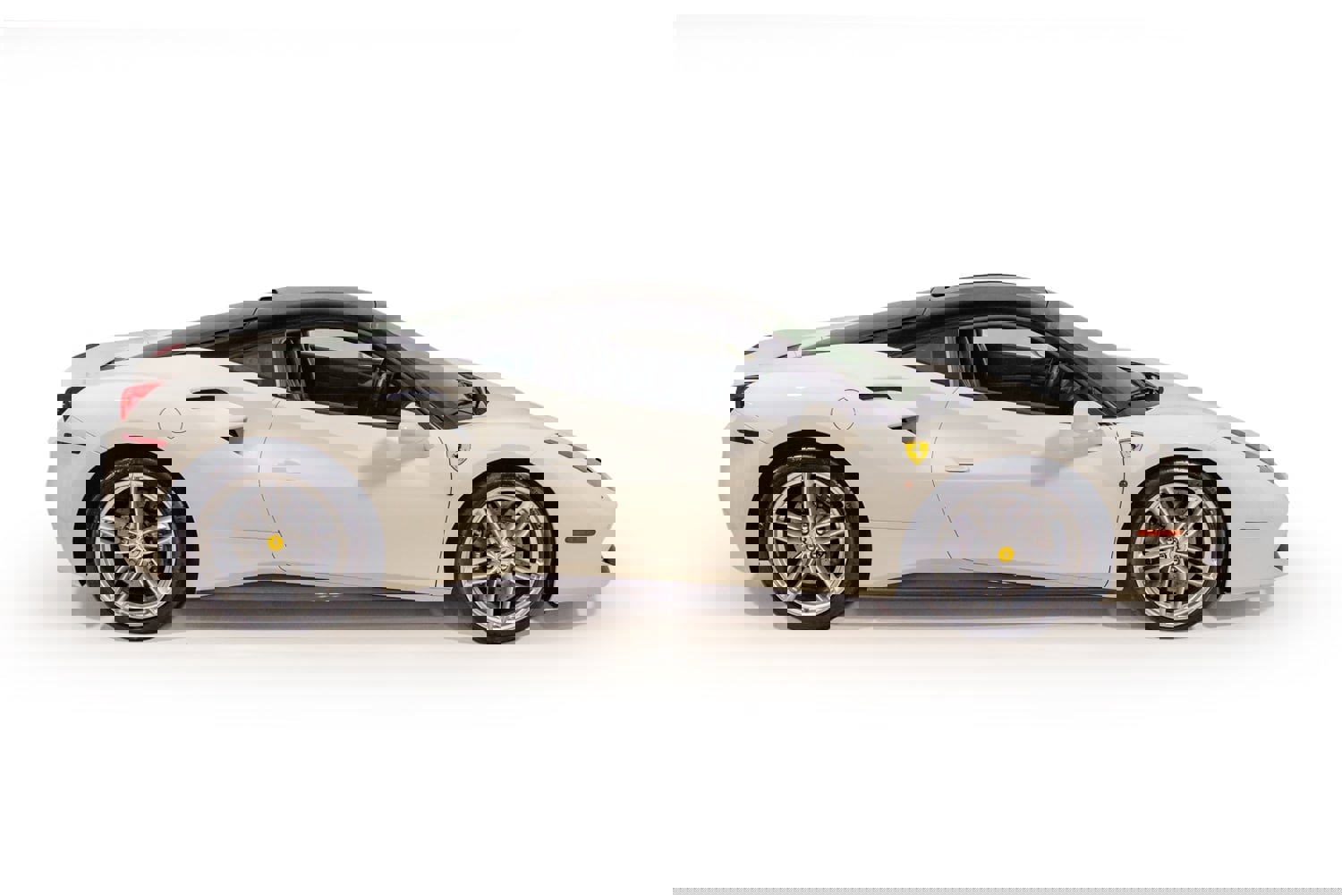 Used 2016 Ferrari 488 GTB image 8