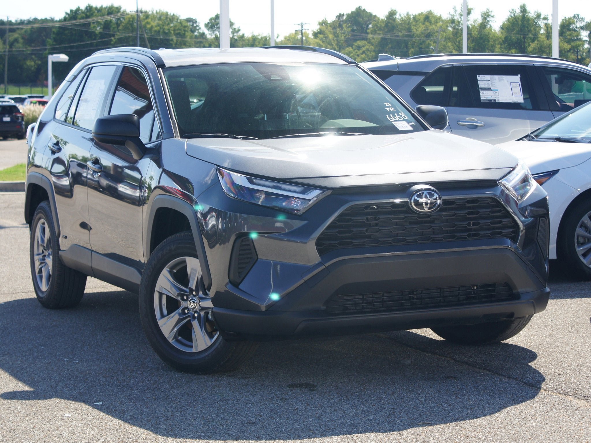Used 2025 Toyota RAV4 LE AWD/4WD image 12