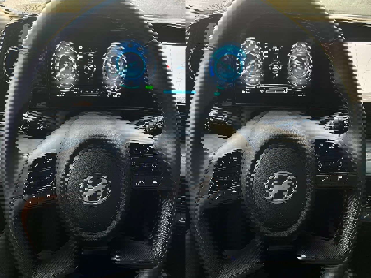 Used 2025 Hyundai Elantra Limited image 33