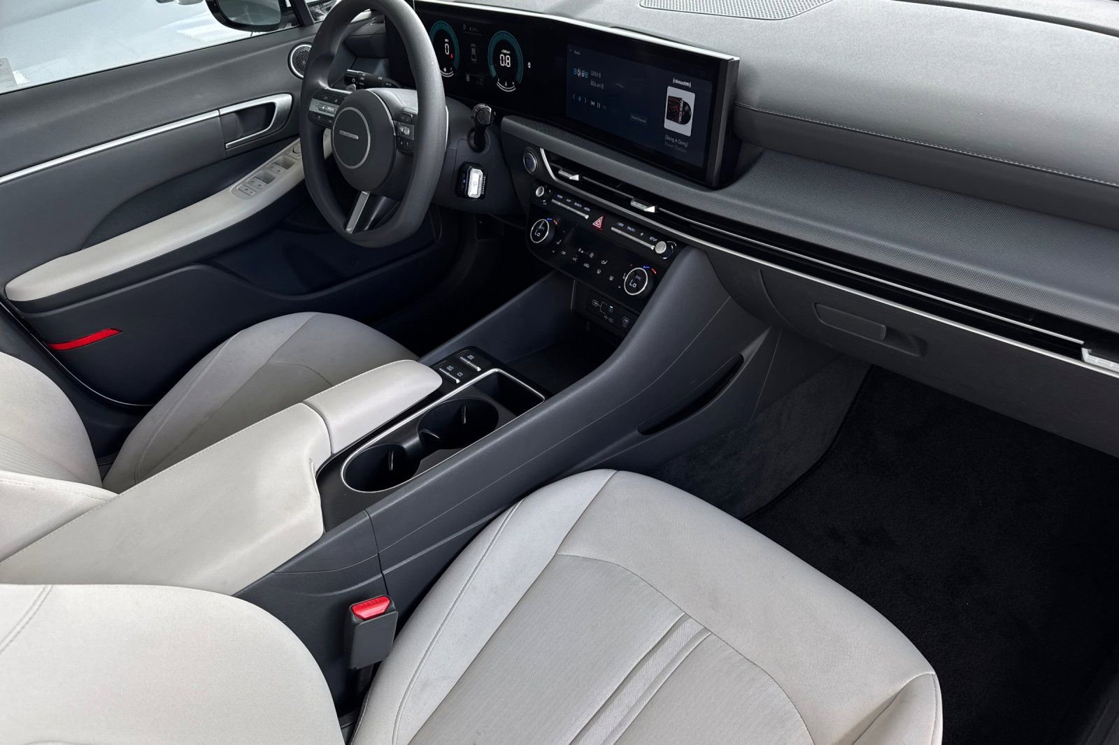 Used 2024 Hyundai Sonata SEL FWD image 18