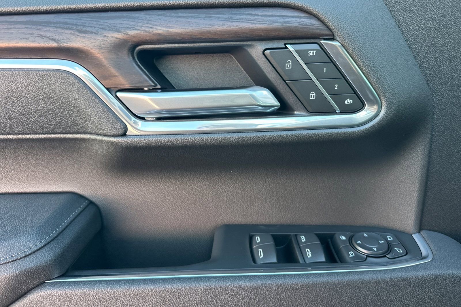 New 2026 GMC Sierra 1500 SLT w/ SLT Premium Plus Package image 9