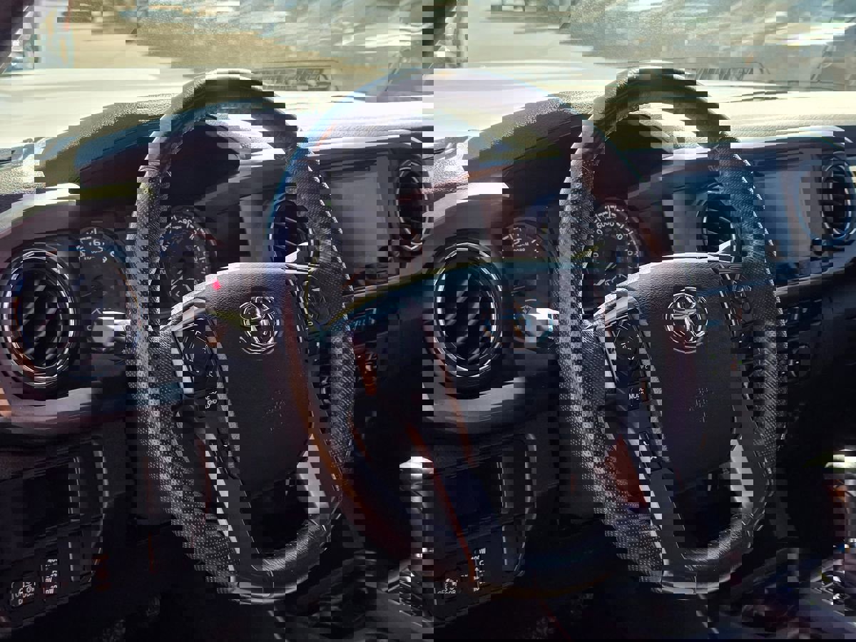 Used 2016 Toyota Tacoma TRD Sport w/ Premium & Technology Package image 23