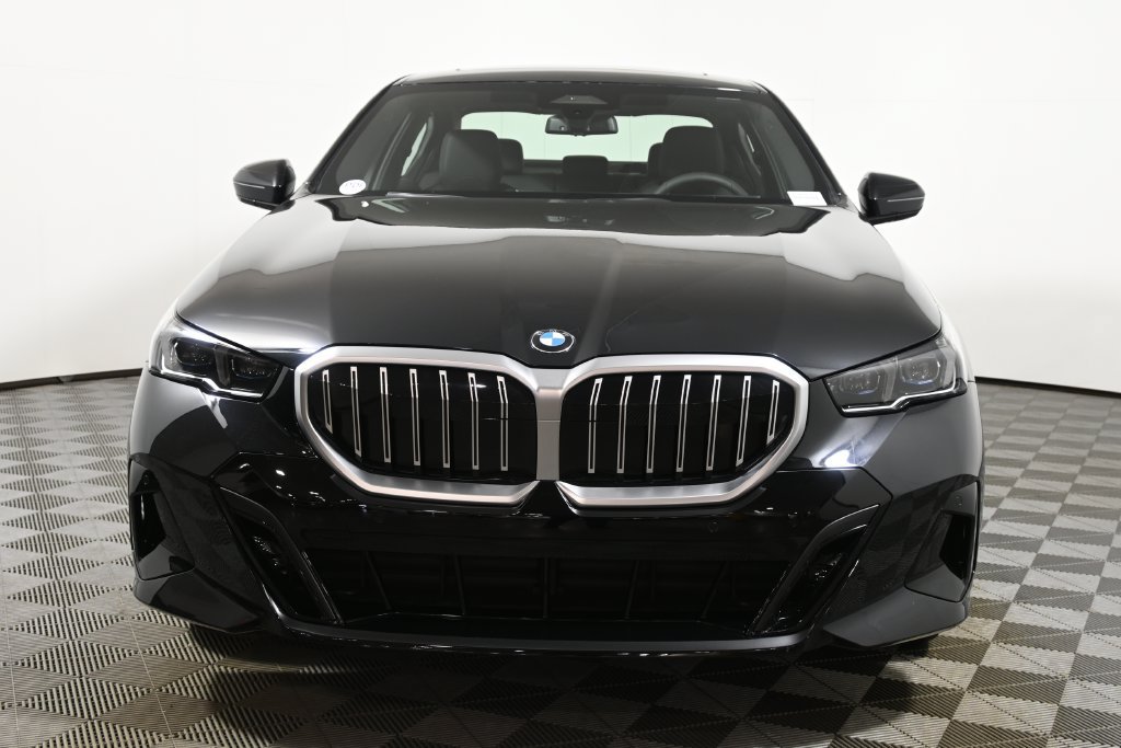Used 2026 BMW 530i xDrive w/ M Sport Package AWD/4WD image 10