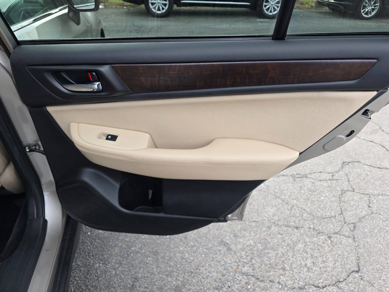 Used 2015 Subaru Outback 2.5i Limited AWD/4WD image 28