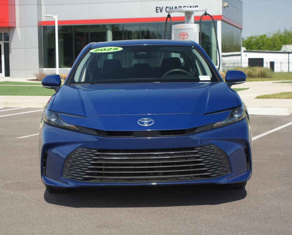 Used 2025 Toyota Camry LE FWD image 24