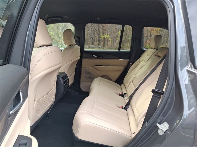 Used 2024 Jeep Grand Cherokee Limited w/ Trailer Tow Package image 13