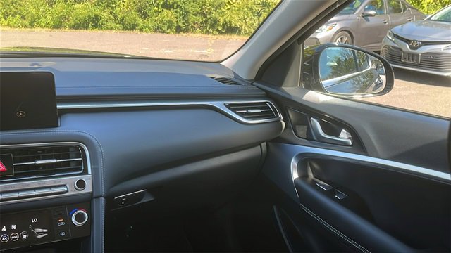 Used 2025 Genesis G70 2.5T image 22