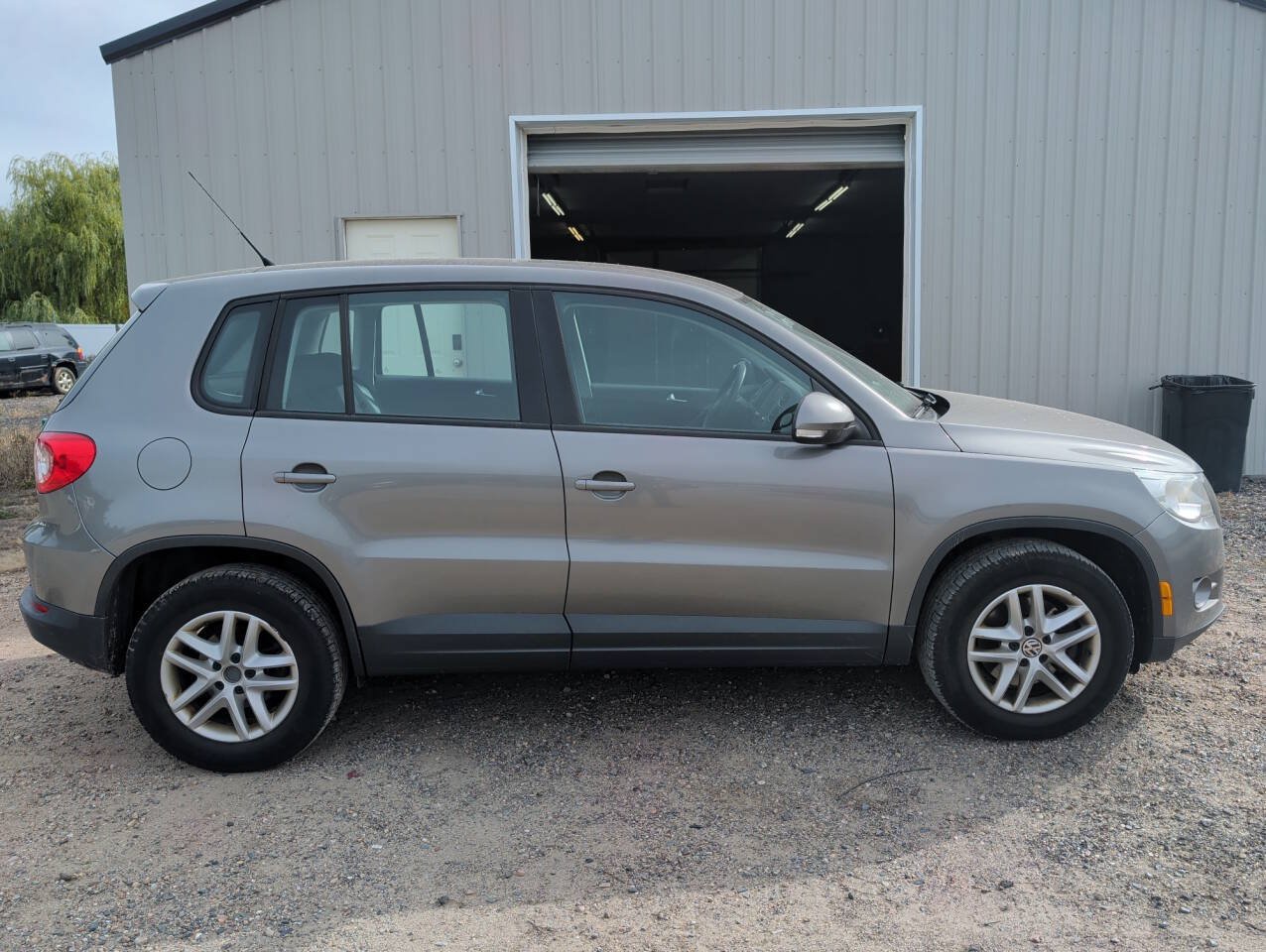Used 2011 Volkswagen Tiguan S FWD image 6