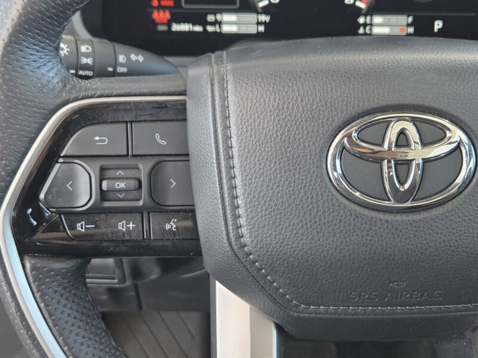 Used 2024 Toyota Tundra Limited AWD/4WD image 26