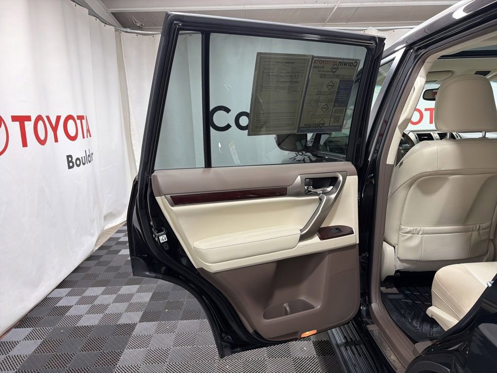 Used 2019 Lexus GX 460 Premium w/ Premium Package AWD/4WD image 19