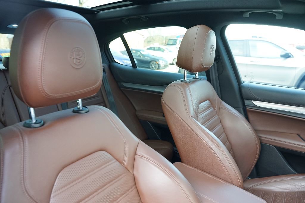 Used 2018 Alfa Romeo Stelvio Ti Sport image 22