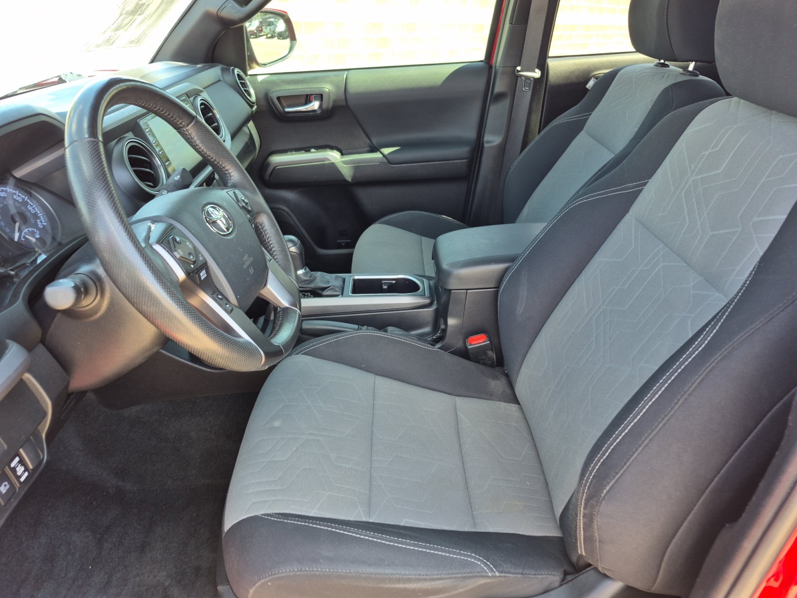 Certified 2023 Toyota Tacoma TRD Off-Road AWD/4WD image 17